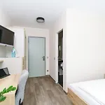 Hotel Forsthaus Gruena Betreibergesellschaft Mbh 4*