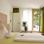 Hotel Forsthaus Gruena Betreibergesellschaft Mbh