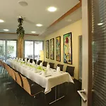 Forsthaus Gruena Betreibergesellschaft Mbh Hotel