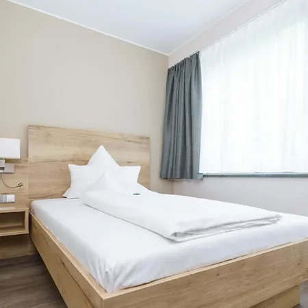 Hotel Forsthaus Gruena Betreibergesellschaft Mbh 4*