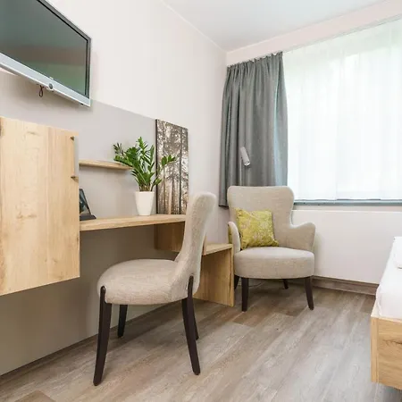 Hotel Forsthaus Gruena Betreibergesellschaft Mbh 4*