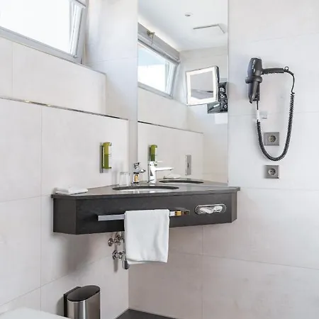 Ξενοδοχείο Forsthaus Gruena Betreibergesellschaft Mbh 4*