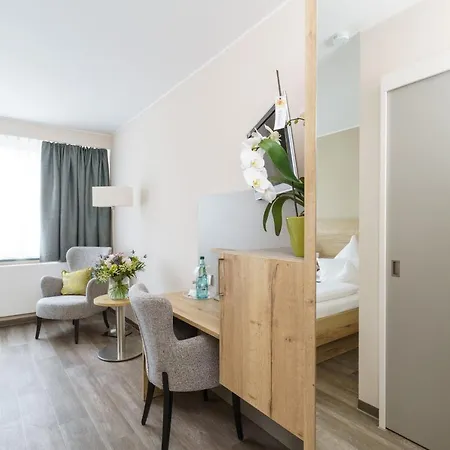 Forsthaus Gruena Betreibergesellschaft Mbh 4*