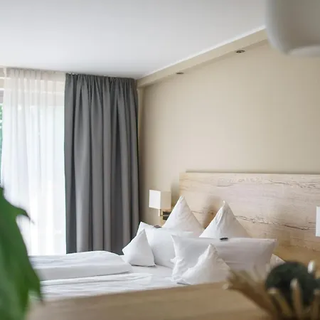 Forsthaus Gruena Betreibergesellschaft Mbh