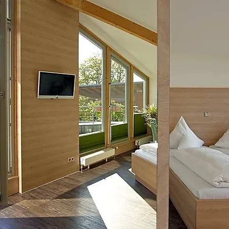 Hotel Forsthaus Gruena Betreibergesellschaft Mbh 4*