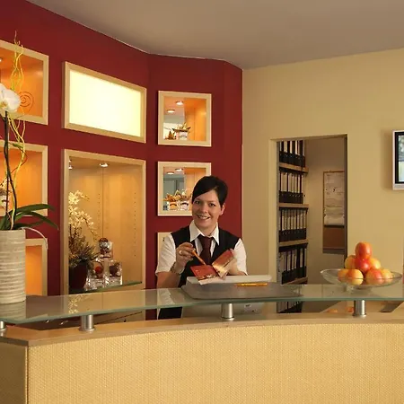 Hotel Forsthaus Gruena Betreibergesellschaft Mbh 4*