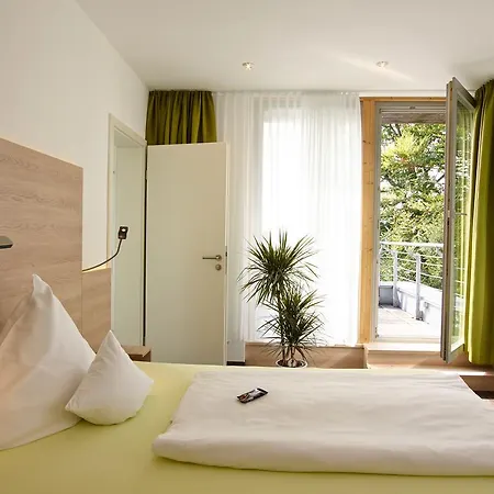 Hotel Forsthaus Gruena Betreibergesellschaft Mbh