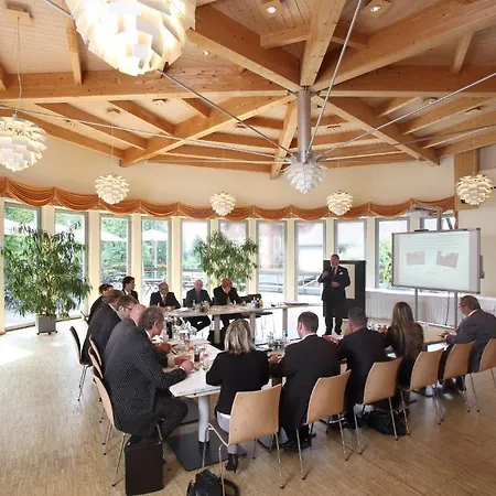 Forsthaus Gruena Betreibergesellschaft Mbh 4*