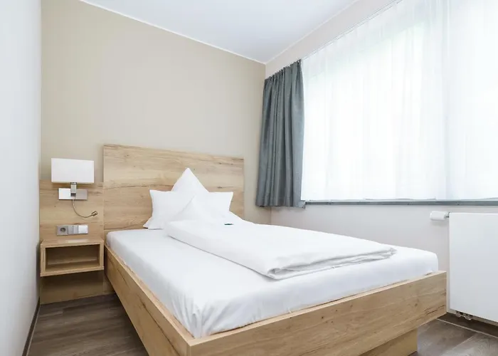 فندق Forsthaus Gruena Betreibergesellschaft Mbh 4*