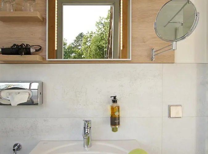 Forsthaus Gruena Betreibergesellschaft Mbh فندق 4*