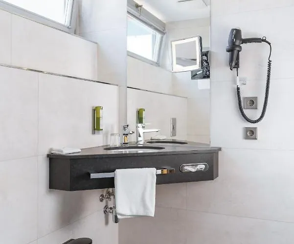 فندق Forsthaus Gruena Betreibergesellschaft Mbh 4*