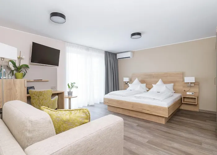 Forsthaus Gruena Betreibergesellschaft Mbh