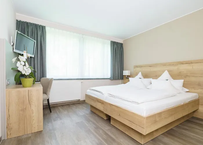 Forsthaus Gruena Betreibergesellschaft Mbh فندق