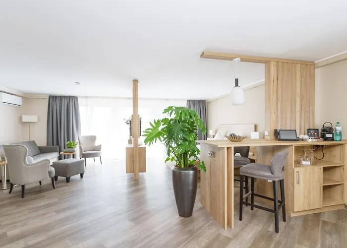 Forsthaus Gruena Betreibergesellschaft Mbh 4*