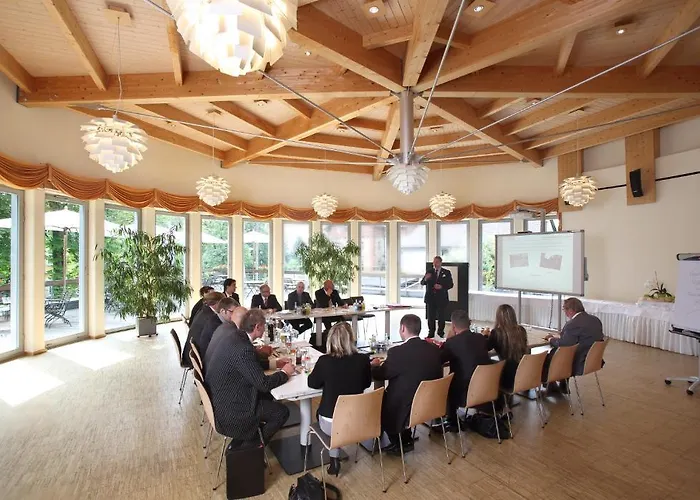 Forsthaus Gruena Betreibergesellschaft Mbh 4*