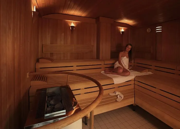 Forsthaus Gruena Betreibergesellschaft Mbh فندق