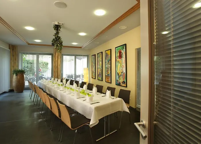 Forsthaus Gruena Betreibergesellschaft Mbh فندق